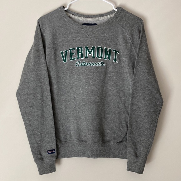 University of Vermont UVM Catamounts crewneck sweater for student, parent, alum - Picture 2 of 9